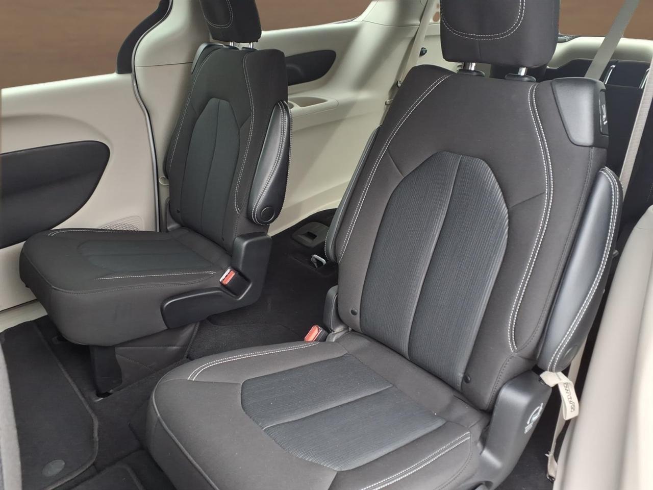 Chrysler Voyager LX FWD 2022