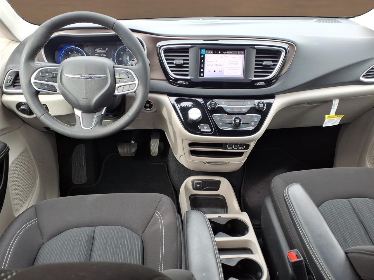 Chrysler Voyager LX FWD 2022