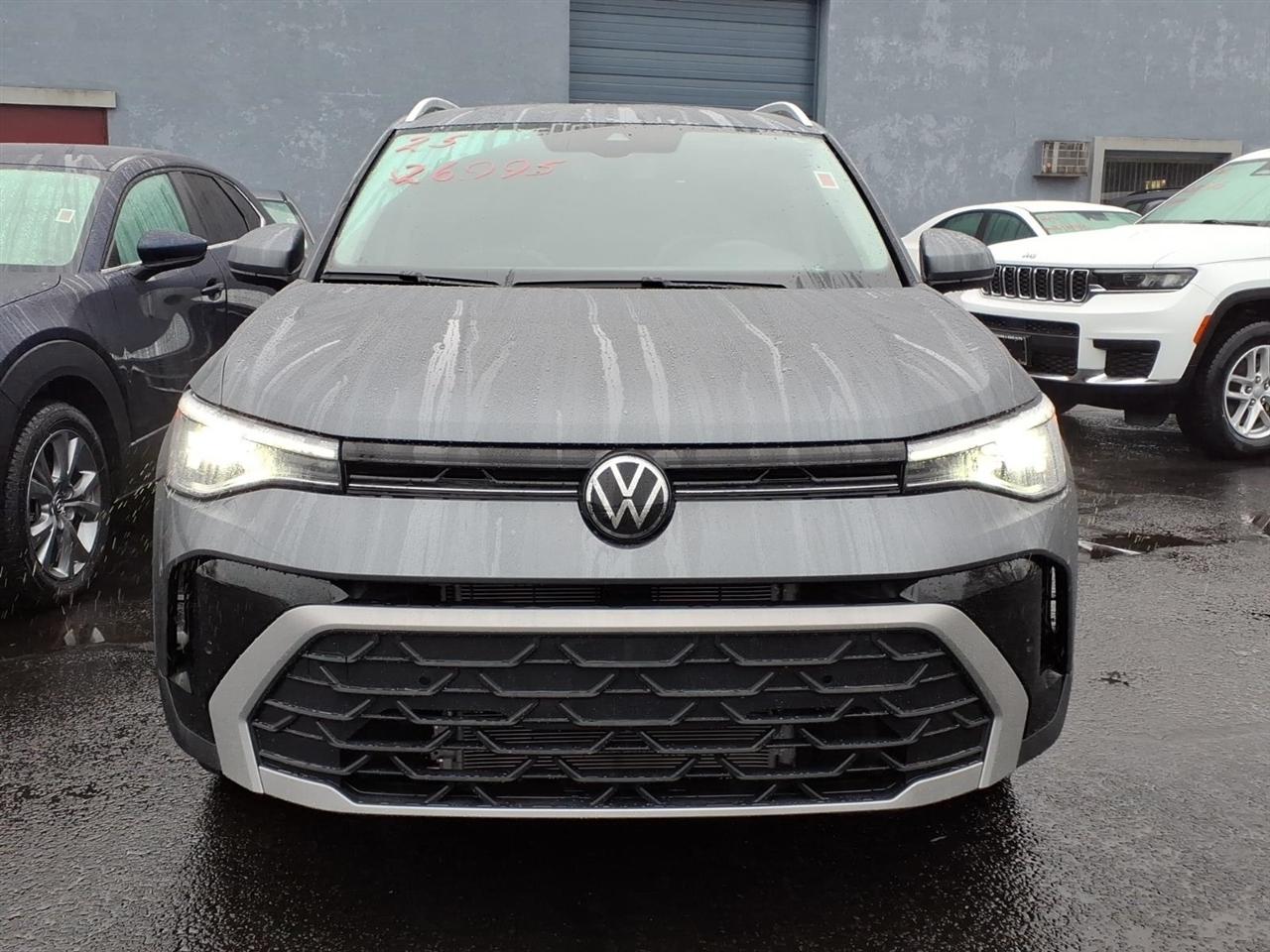 Volkswagen Taos SE FWD 2025