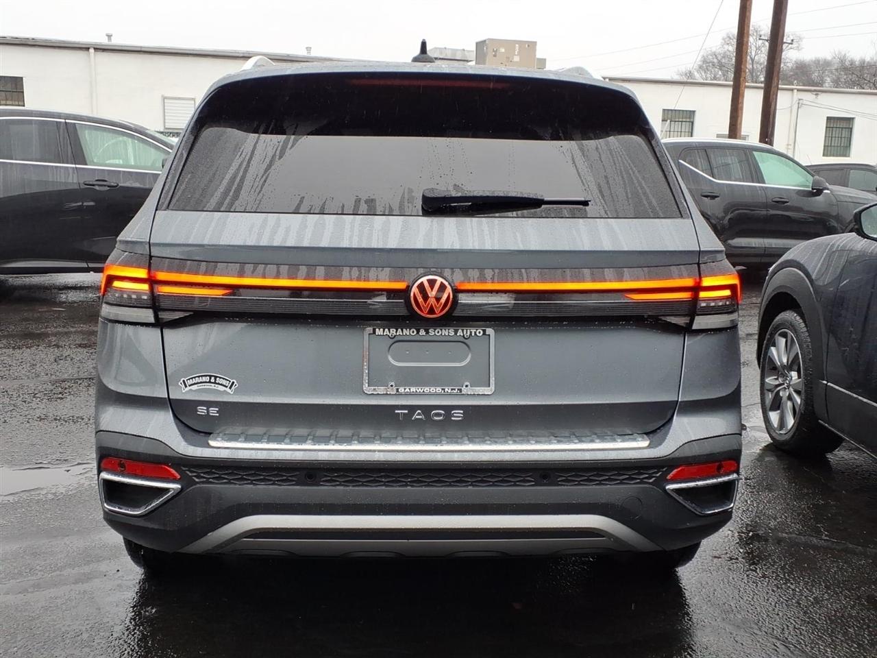 Volkswagen Taos SE FWD 2025