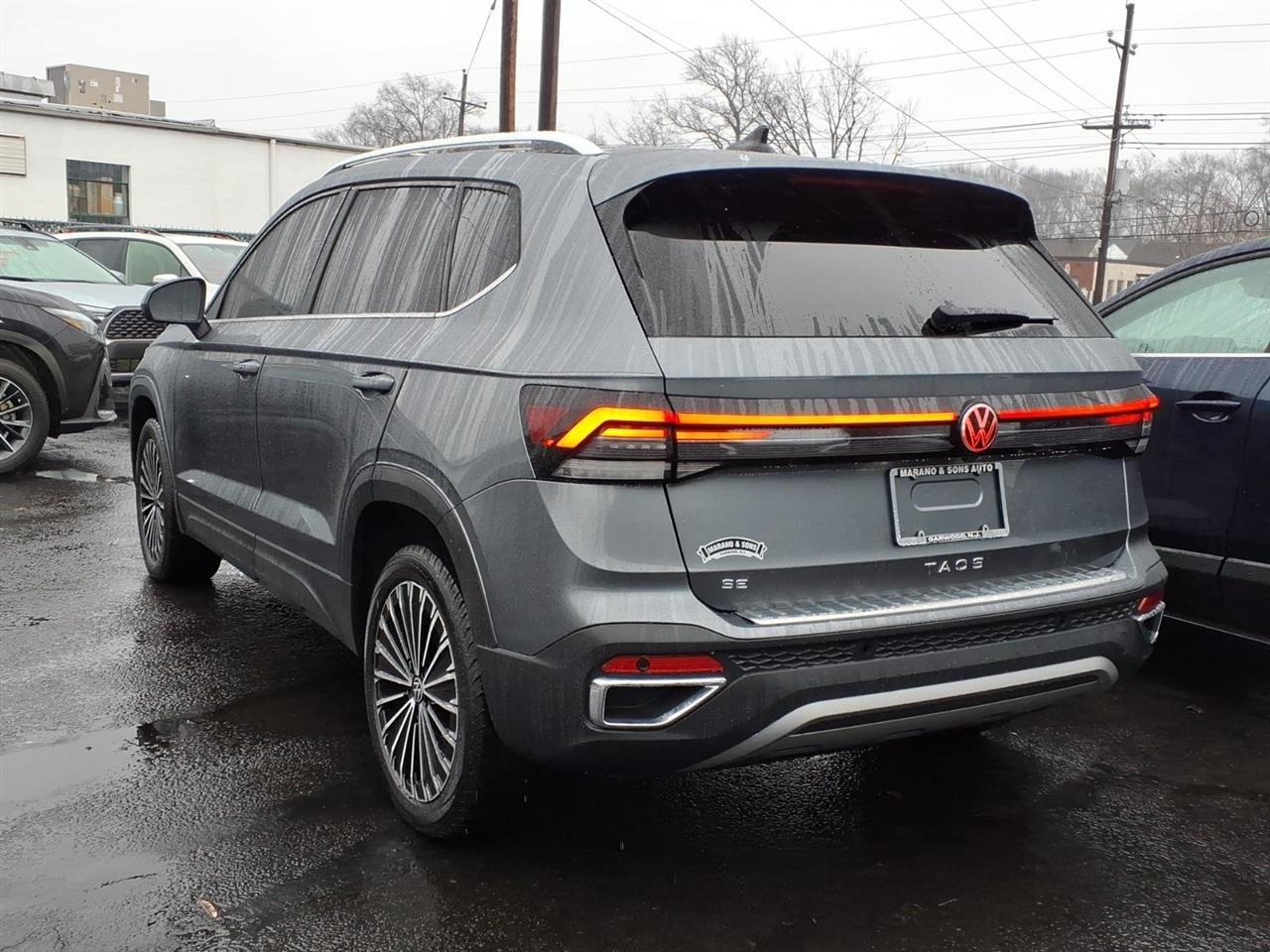 Volkswagen Taos SE FWD 2025