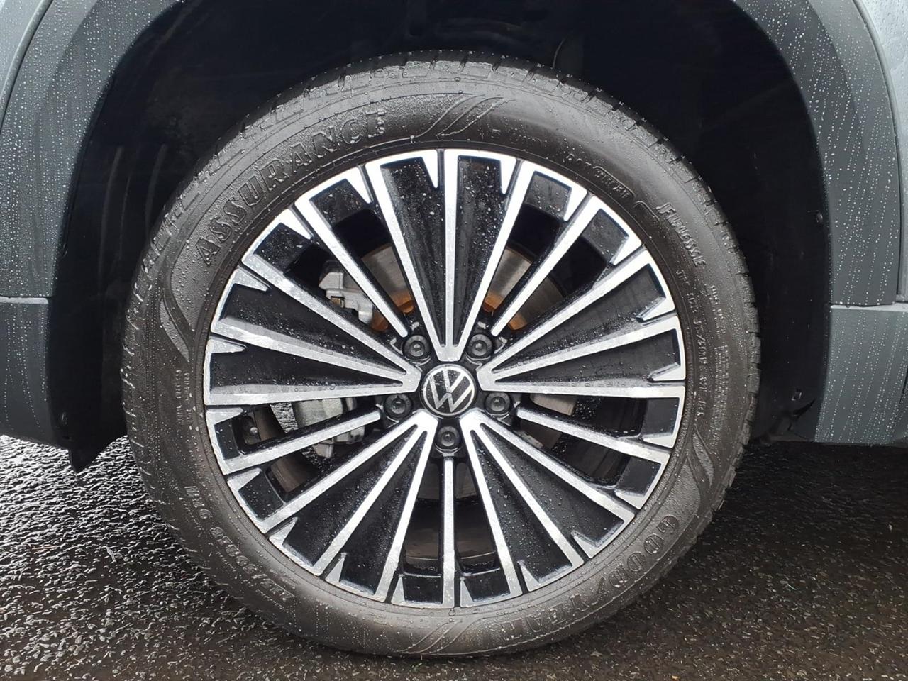 Volkswagen Taos SE FWD 2025