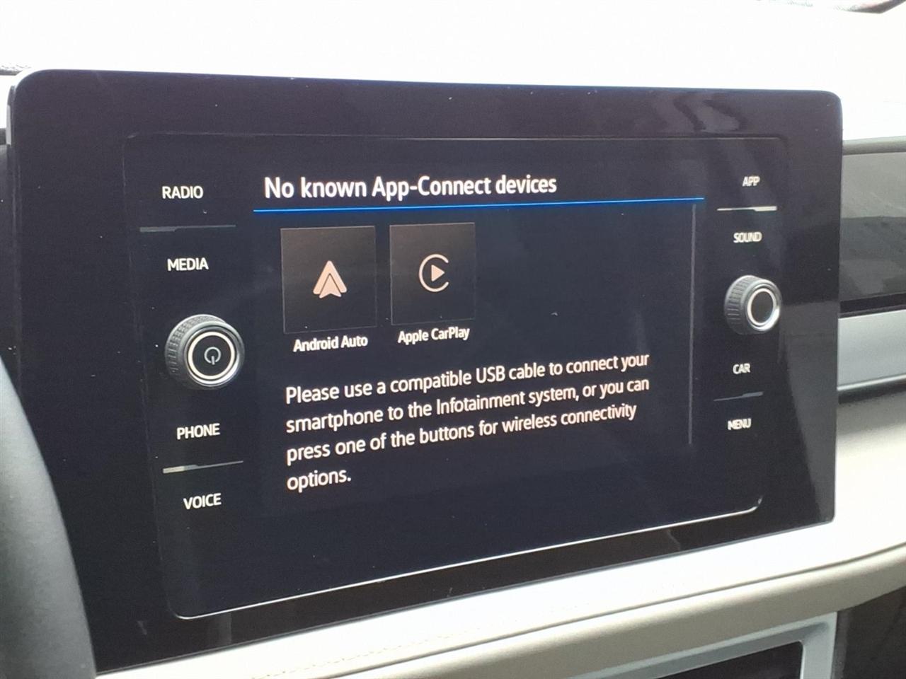 Volkswagen Taos SE FWD 2025