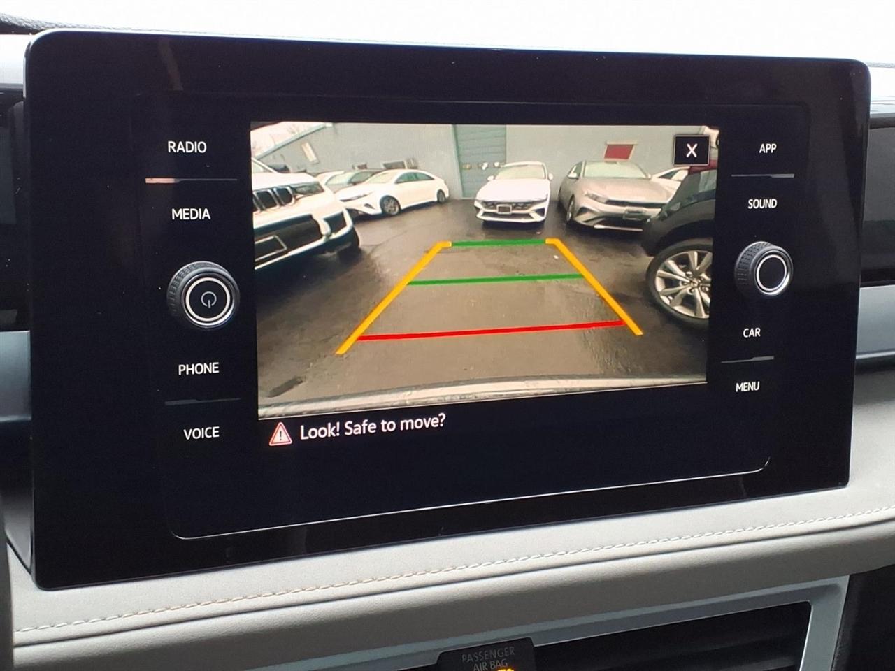 Volkswagen Taos SE FWD 2025