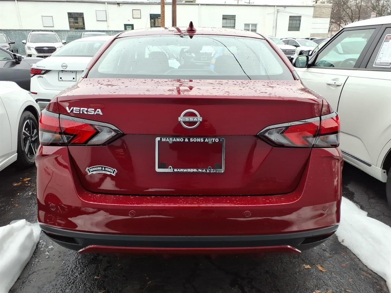 Nissan Versa SV CVT 2025