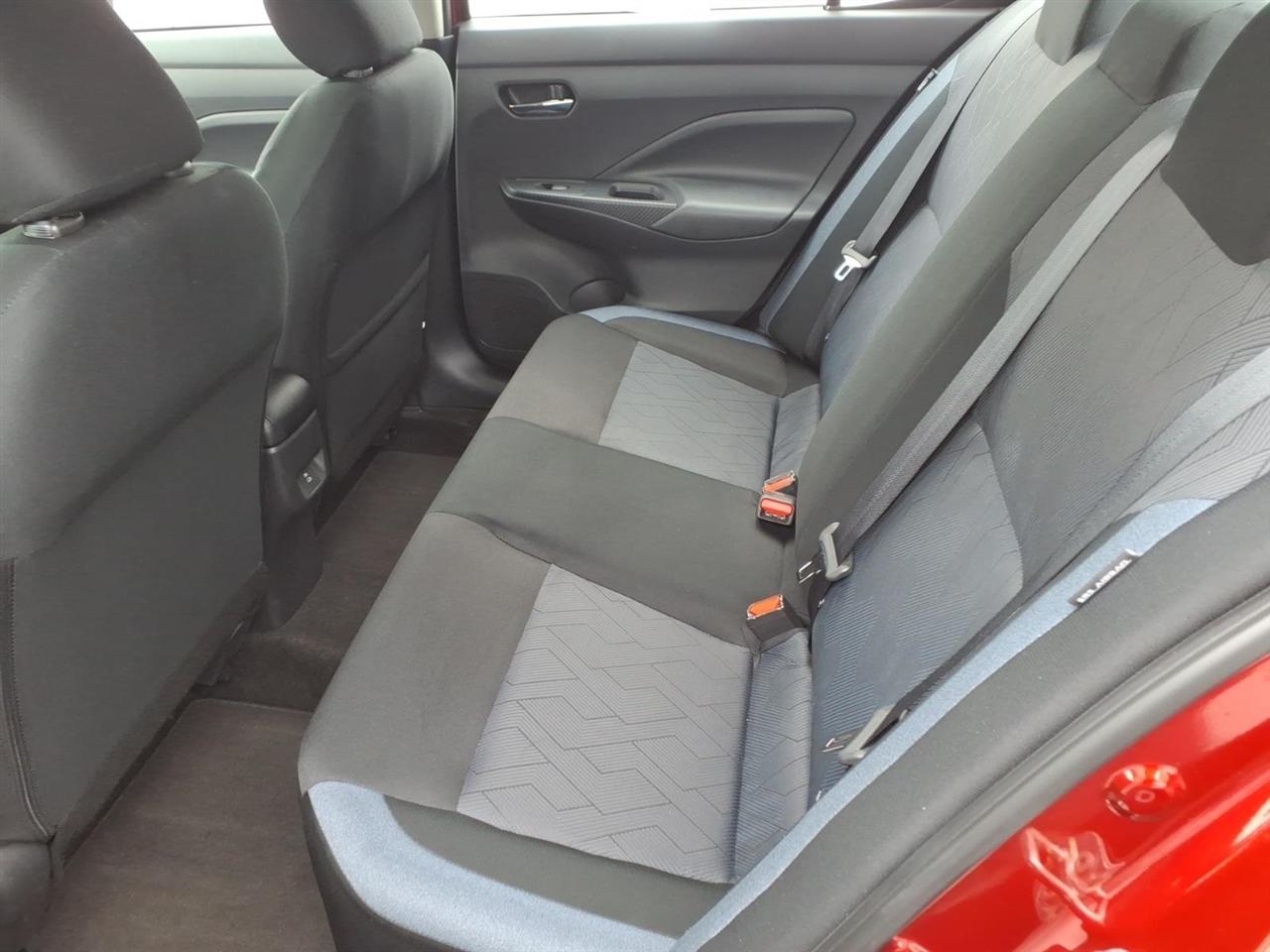 Nissan Versa SV CVT 2025