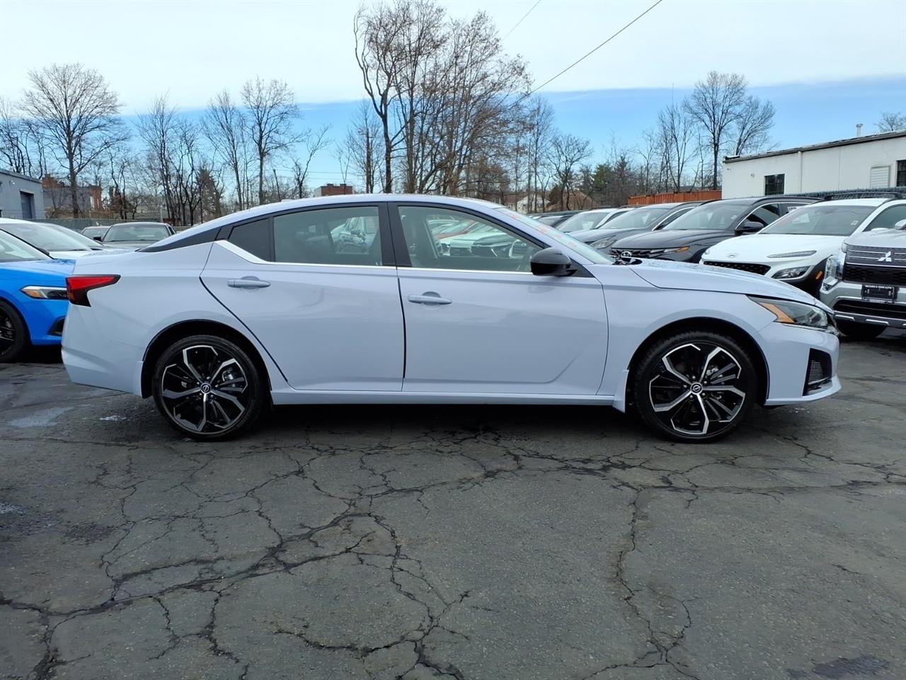 Nissan Altima SR AWD 2025