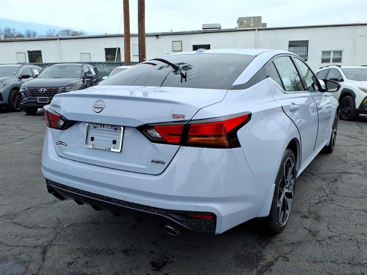 Nissan Altima SR AWD 2025