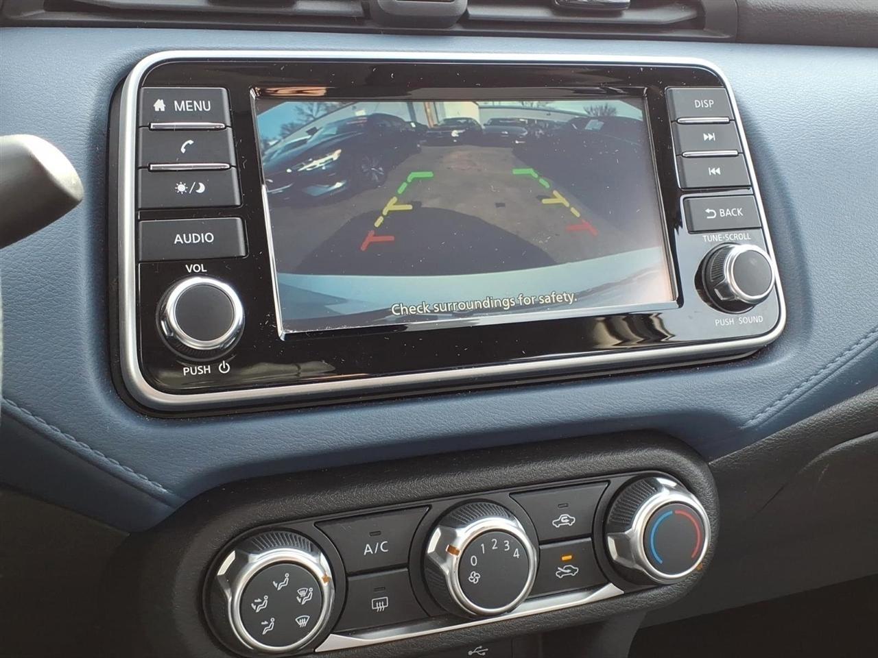 Nissan Versa SV CVT 2025