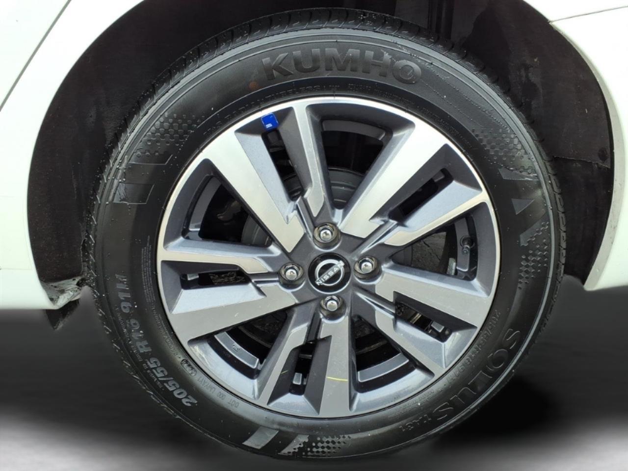 Nissan Versa SV CVT 2025