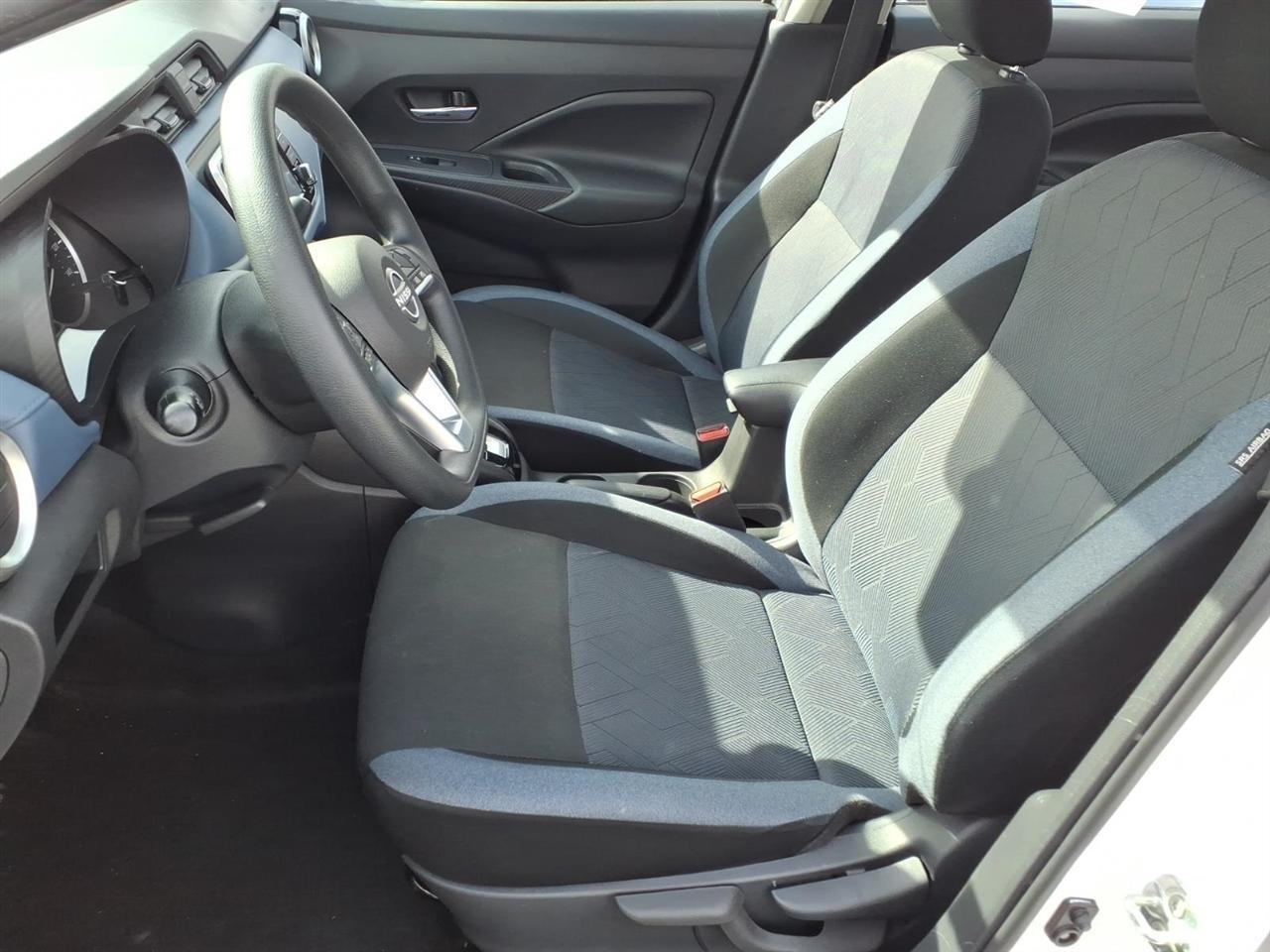 Nissan Versa SV CVT 2025