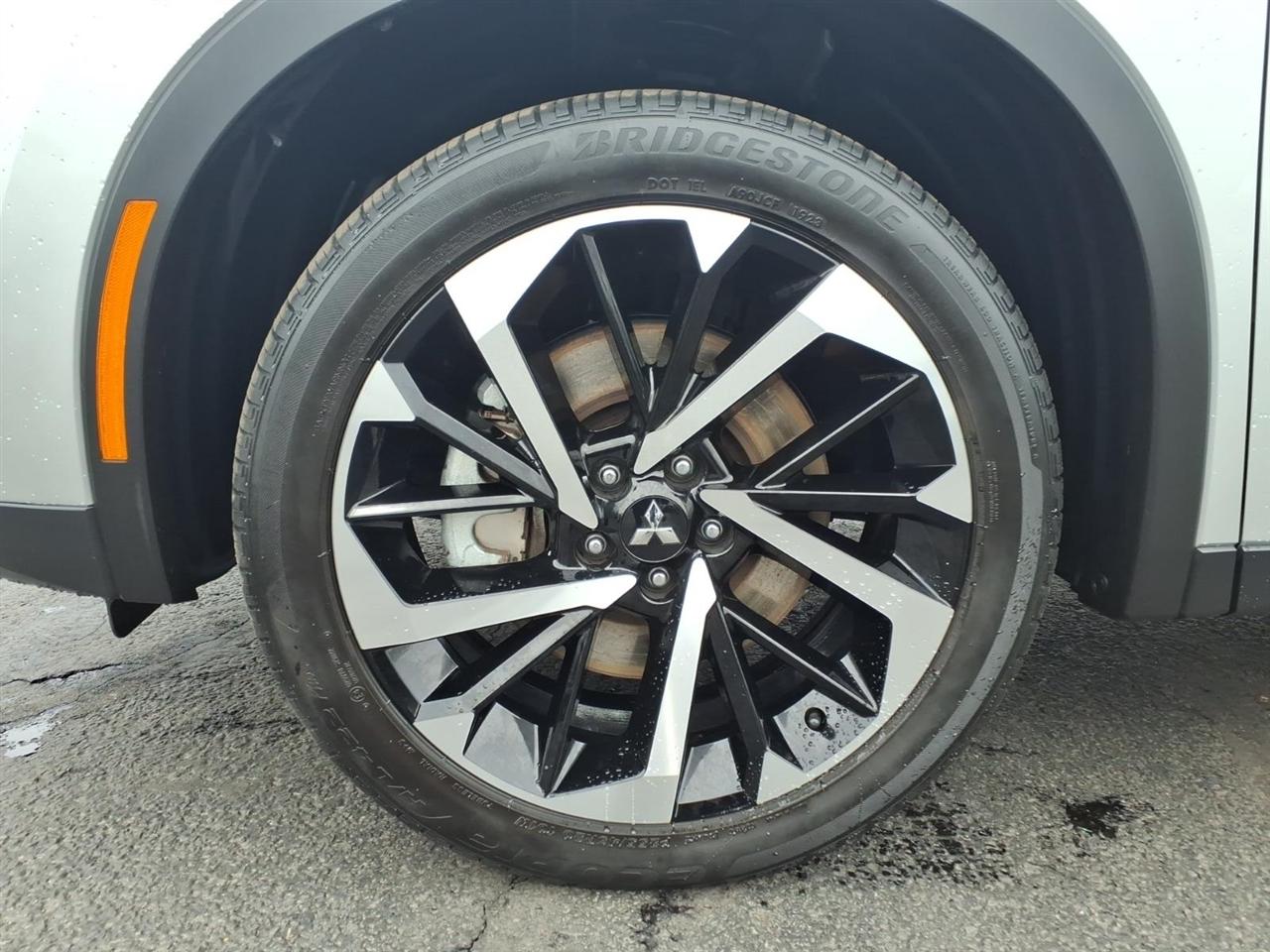 Mitsubishi Outlander SE Launch Edition S-AWC 2022