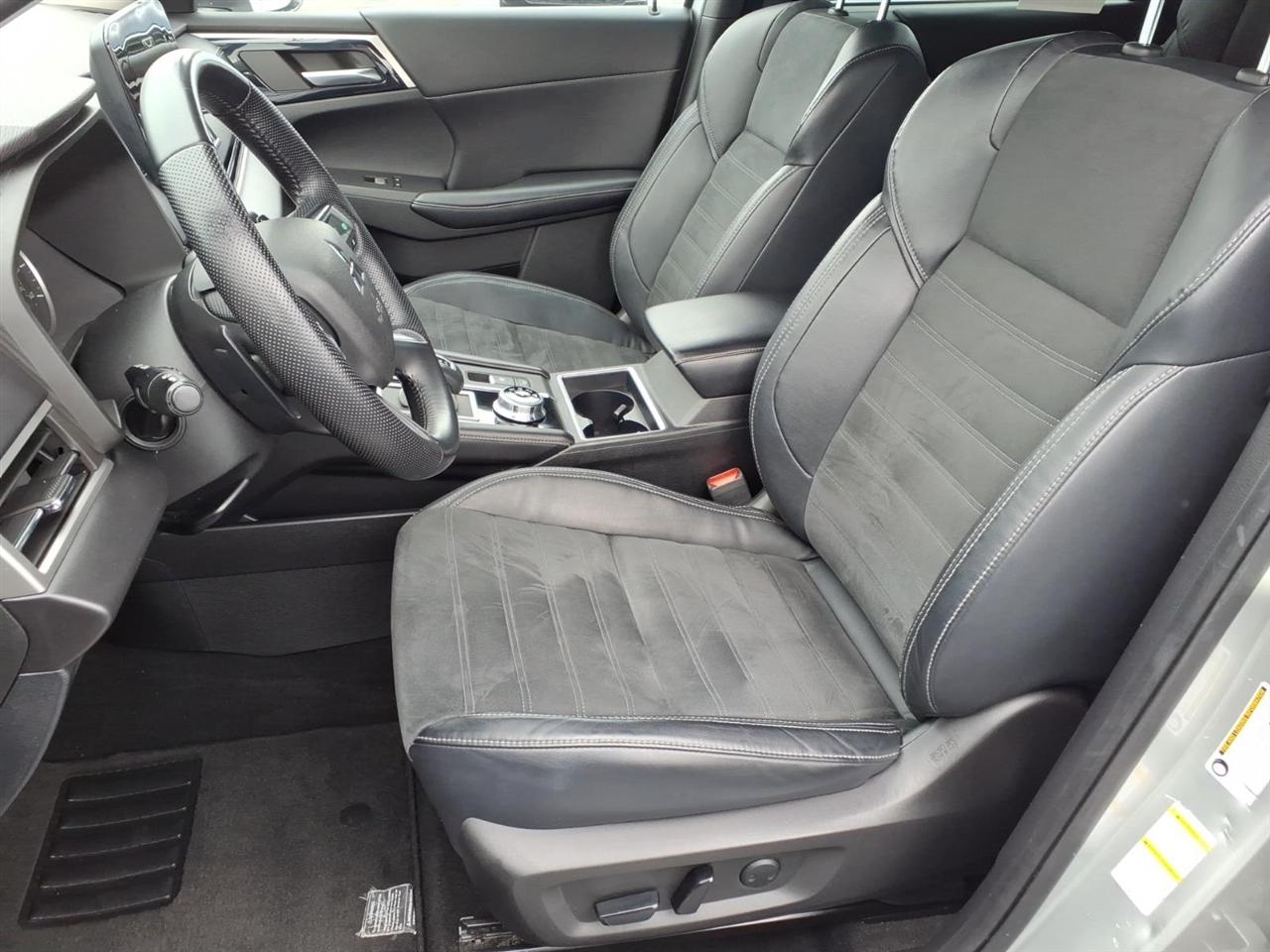 Mitsubishi Outlander SE Launch Edition S-AWC 2022