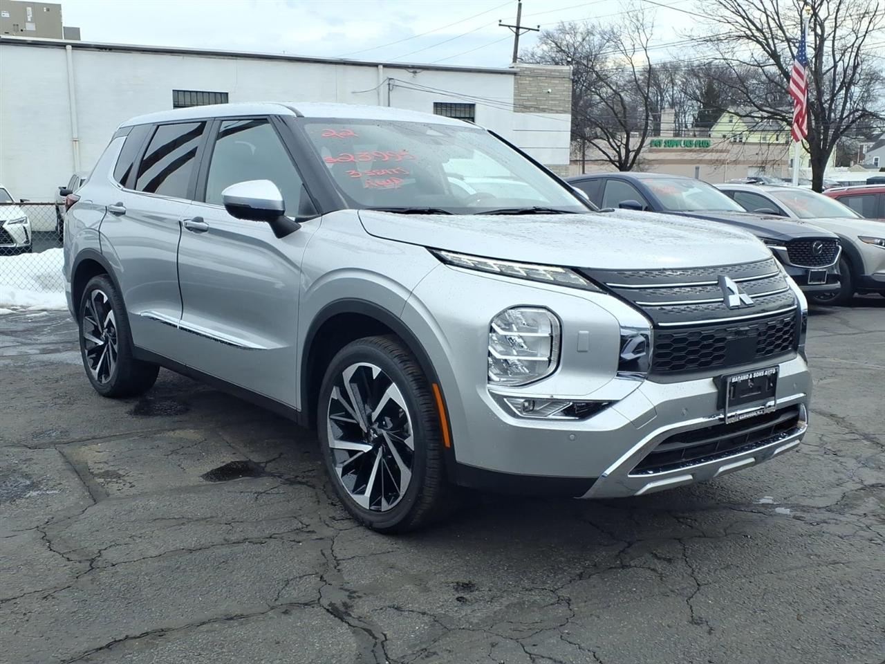 Mitsubishi Outlander SE Launch Edition S-AWC 2022