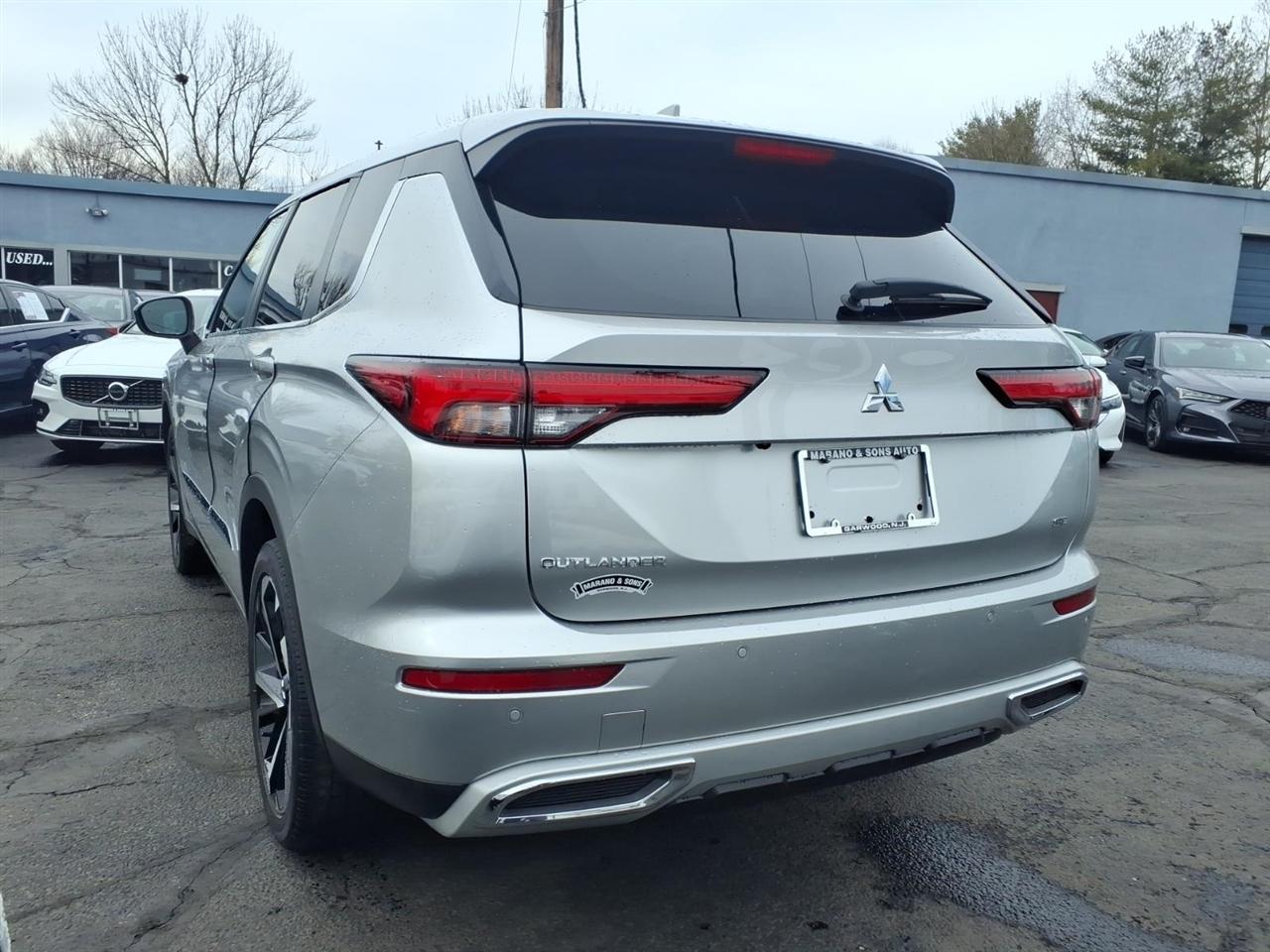 Mitsubishi Outlander SE Launch Edition S-AWC 2022