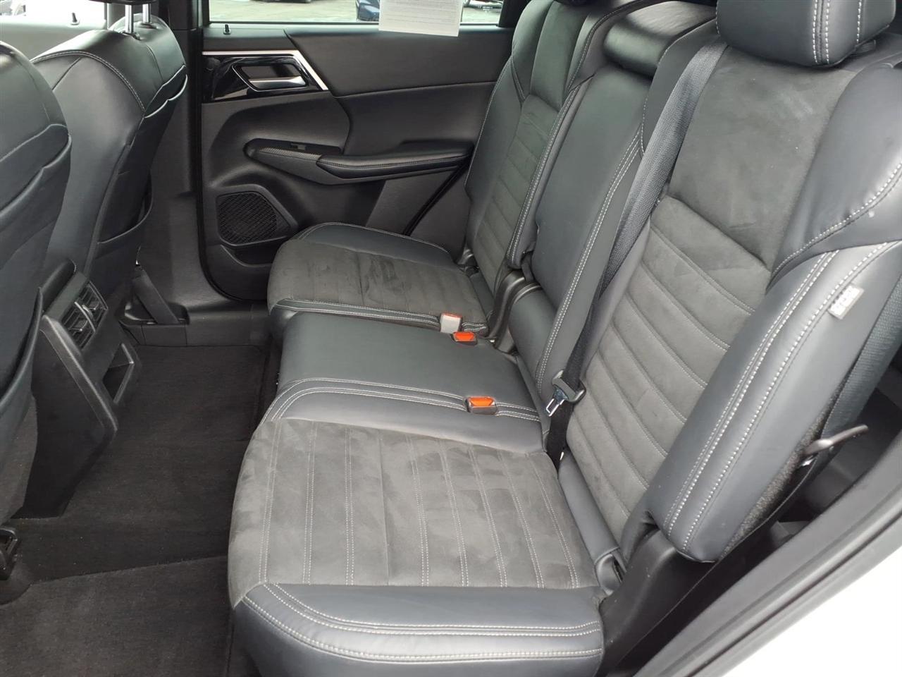 Mitsubishi Outlander SE Launch Edition S-AWC 2022