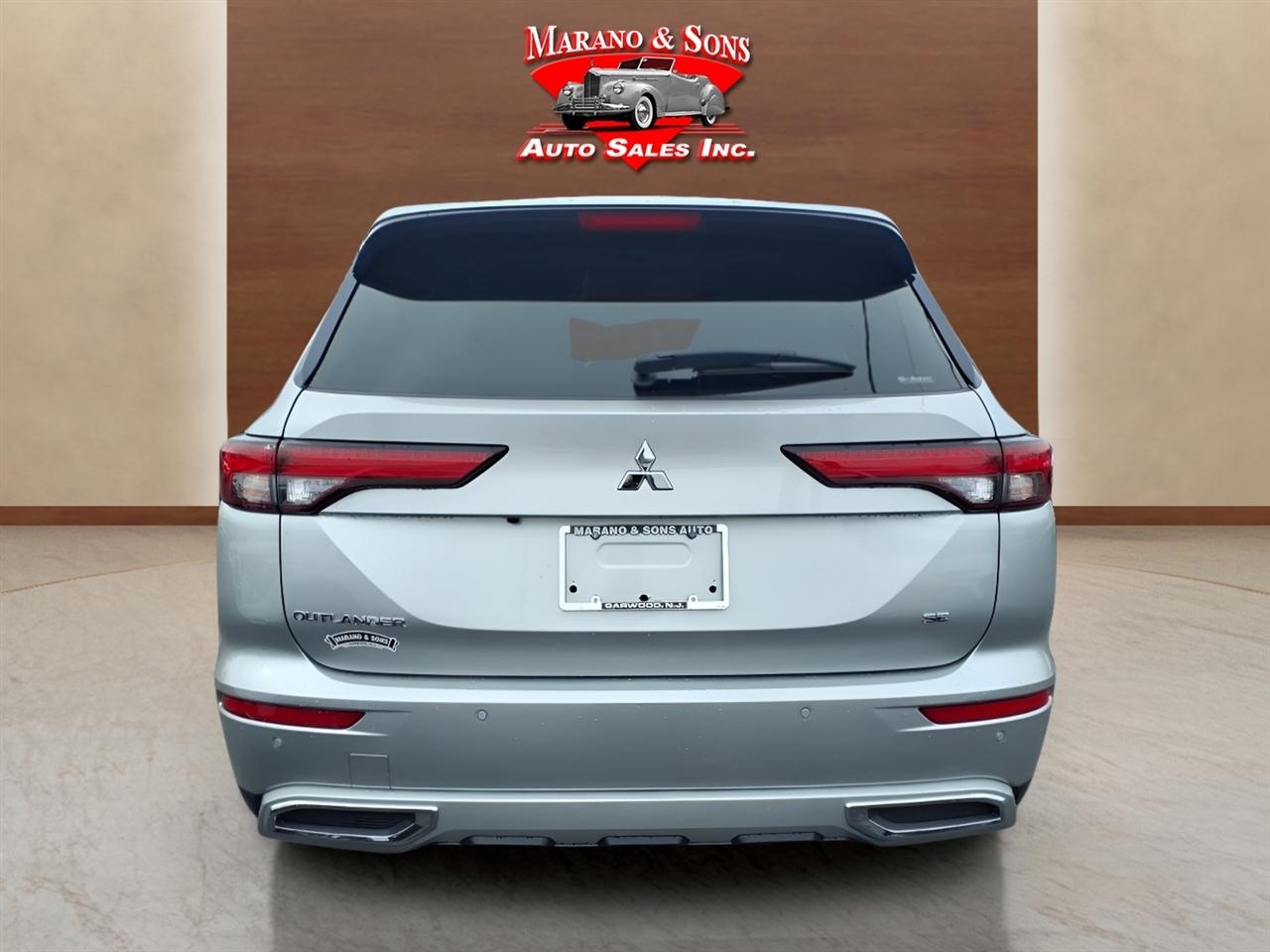 Mitsubishi Outlander SE Launch Edition S-AWC 2022