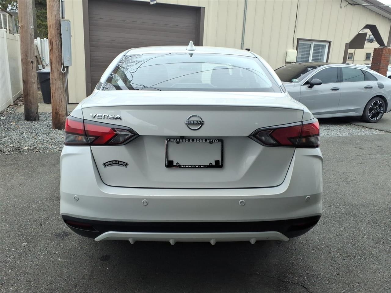 Nissan Versa SV CVT 2025