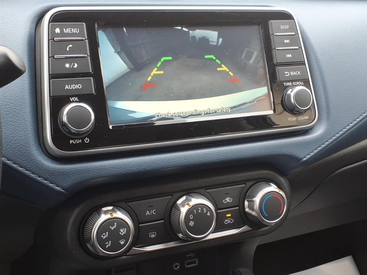 Nissan Versa SV CVT 2025