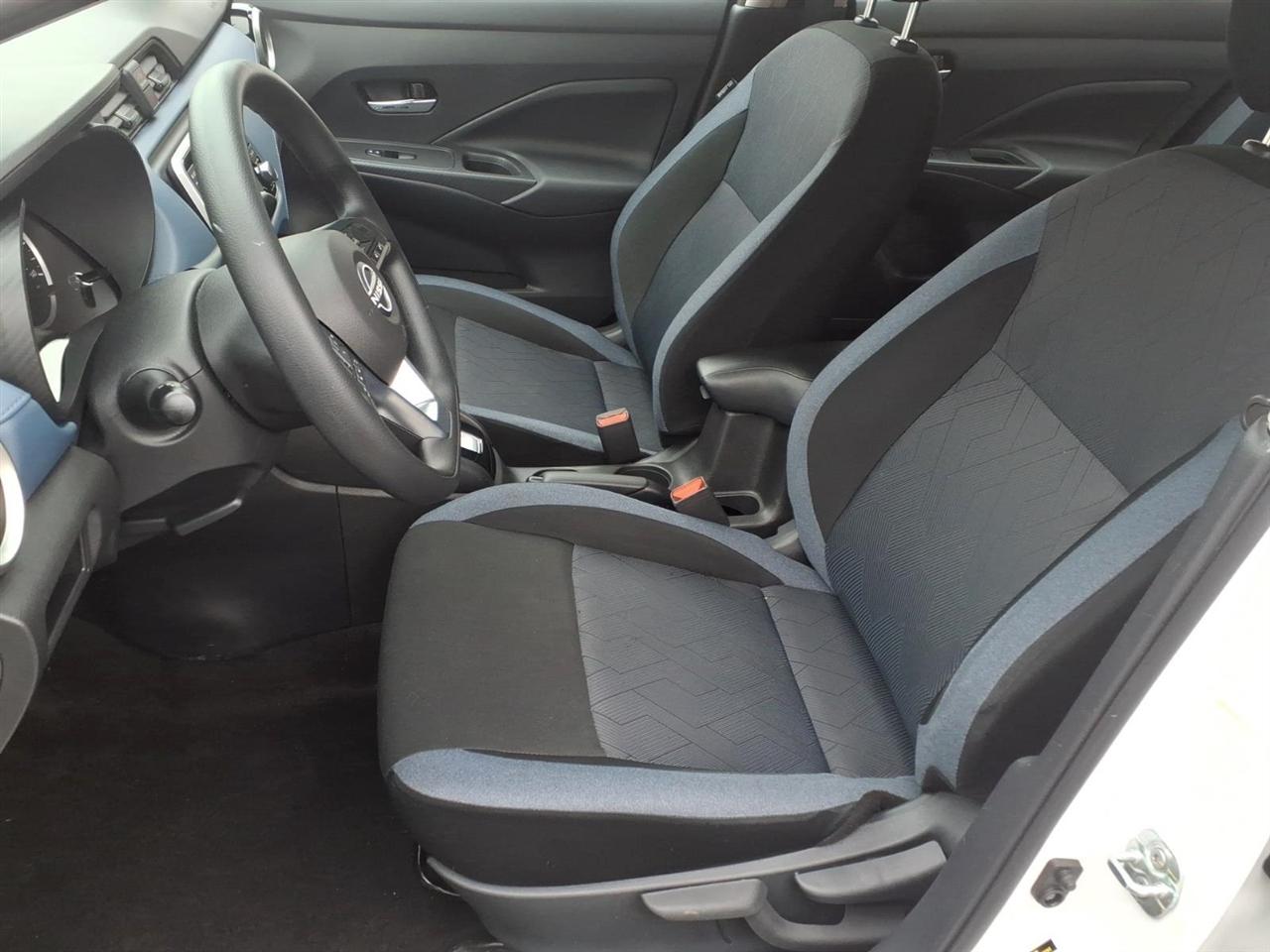 Nissan Versa SV CVT 2025