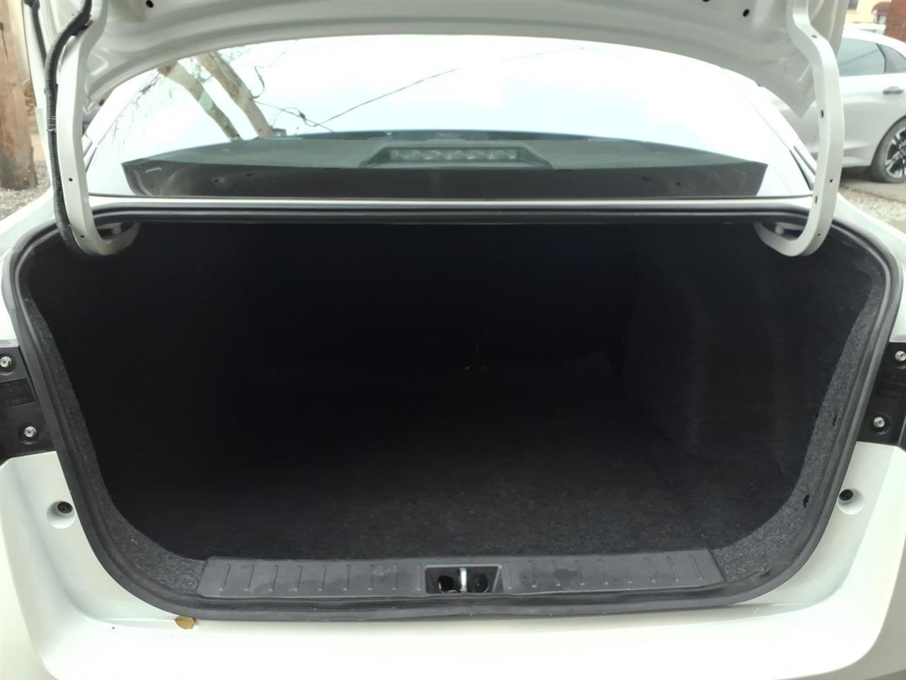 Nissan Versa SV CVT 2025