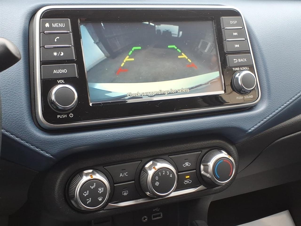 Nissan Versa SV CVT 2025