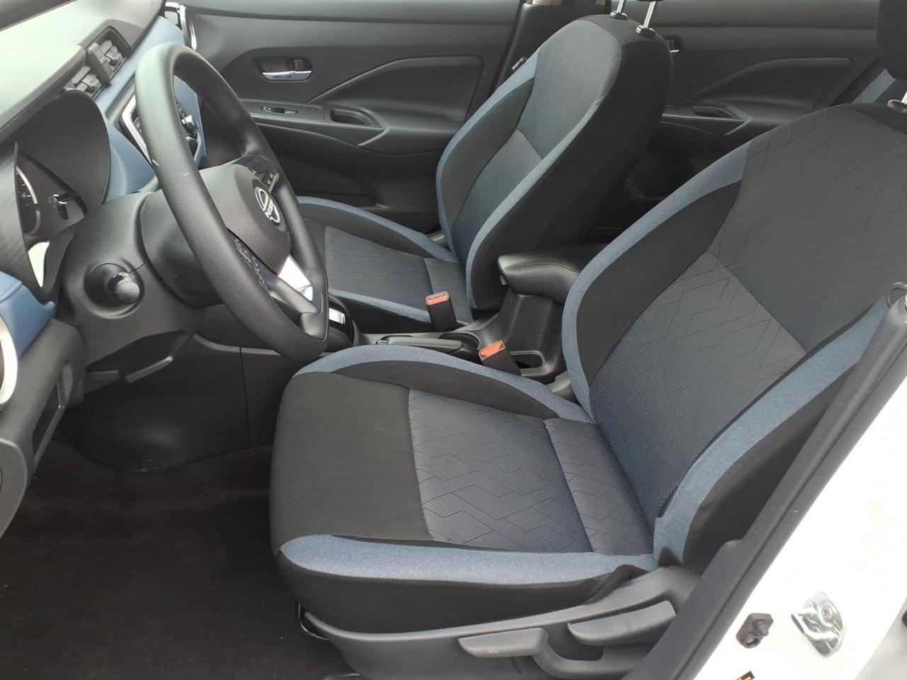 Nissan Versa SV CVT 2025