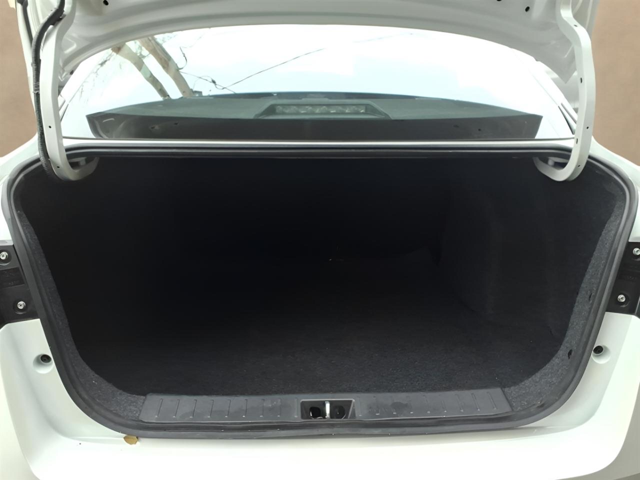 Nissan Versa SV CVT 2025