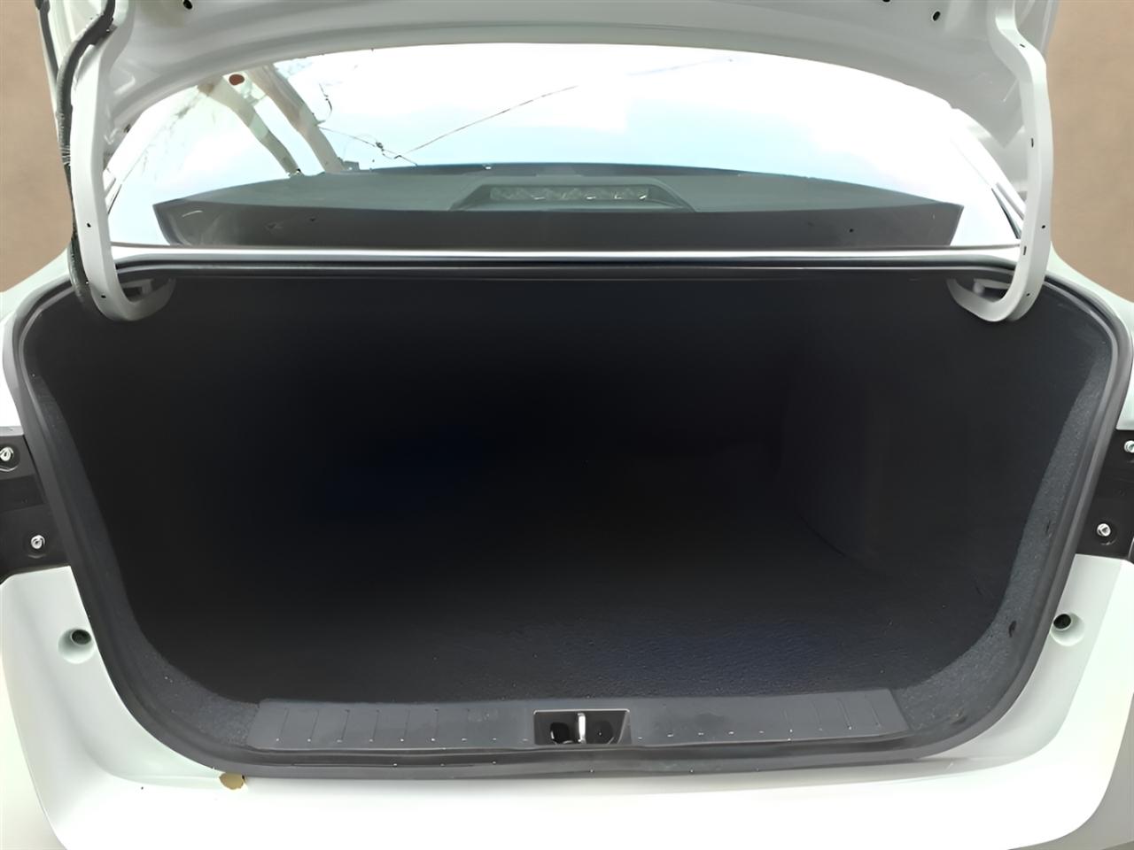 Nissan Versa SV CVT 2025