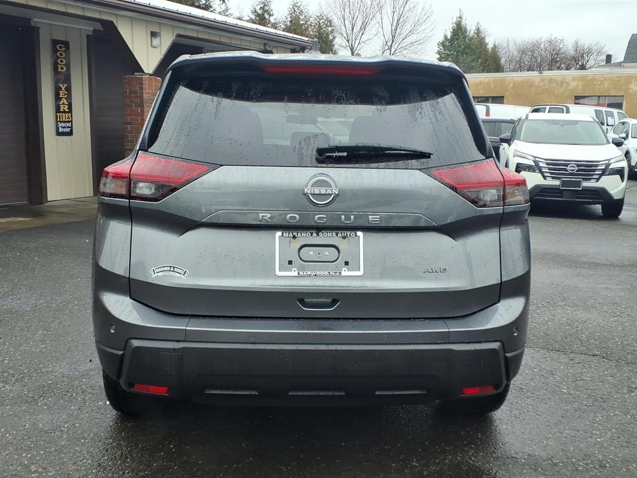 Nissan Rogue AWD SV 2025