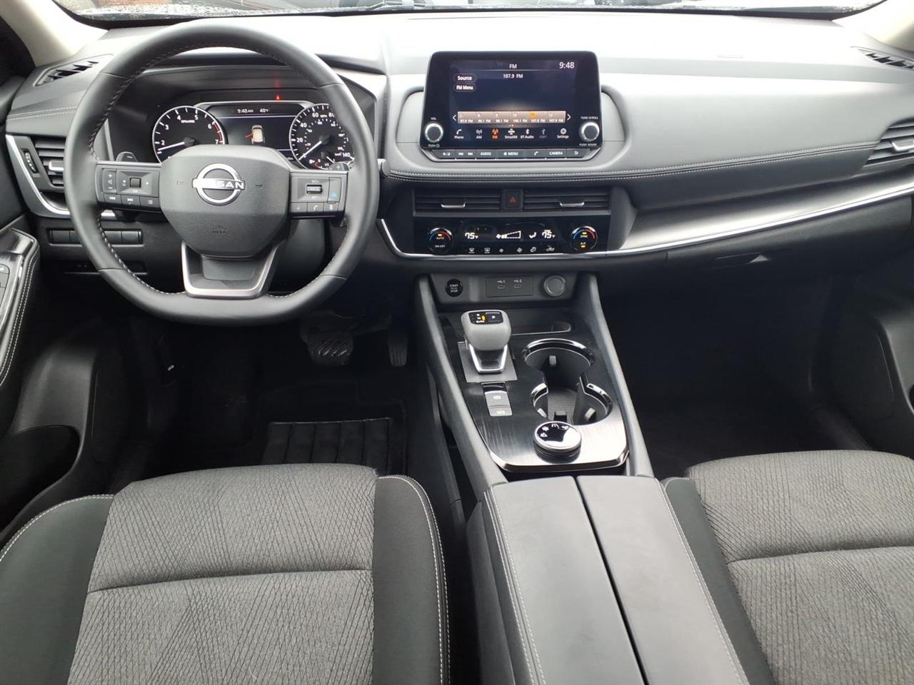 Nissan Rogue AWD SV 2025