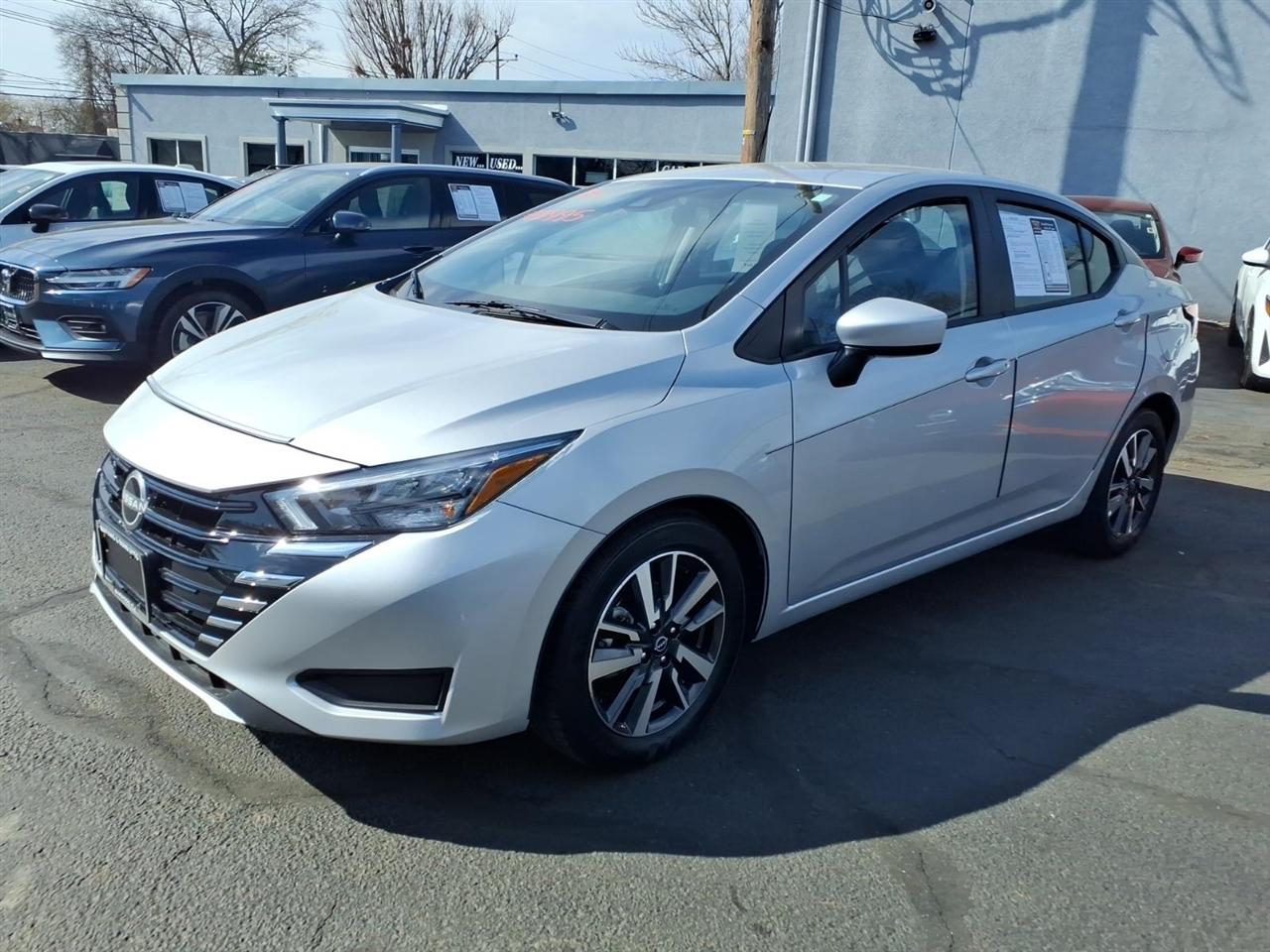 2025 Nissan Versa SV CVT