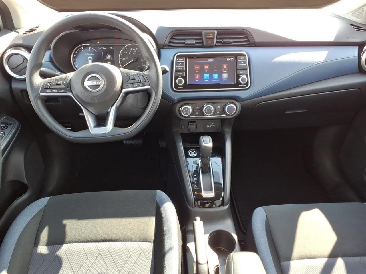 Nissan Versa SV CVT 2025