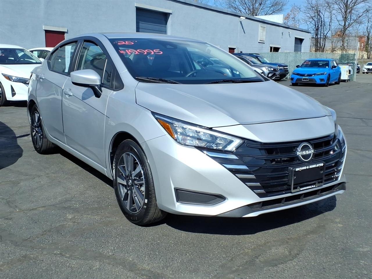 Nissan Versa SV CVT 2025