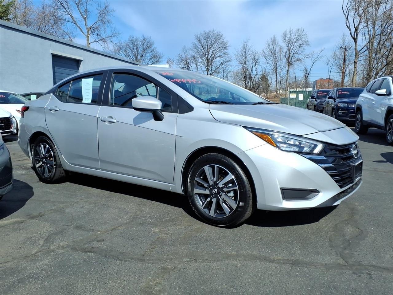 Nissan Versa SV CVT 2025