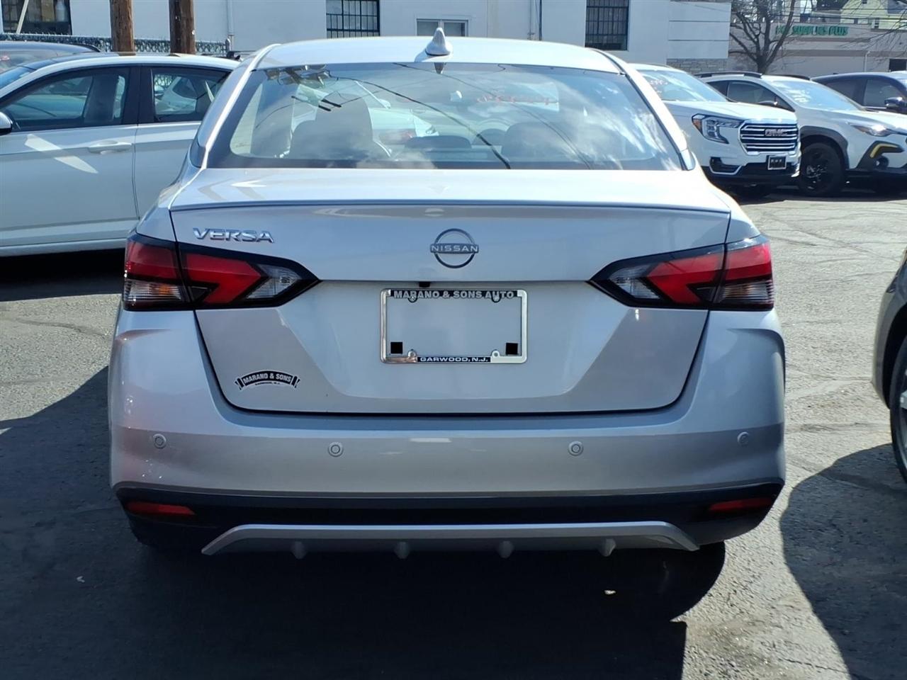 Nissan Versa SV CVT 2025