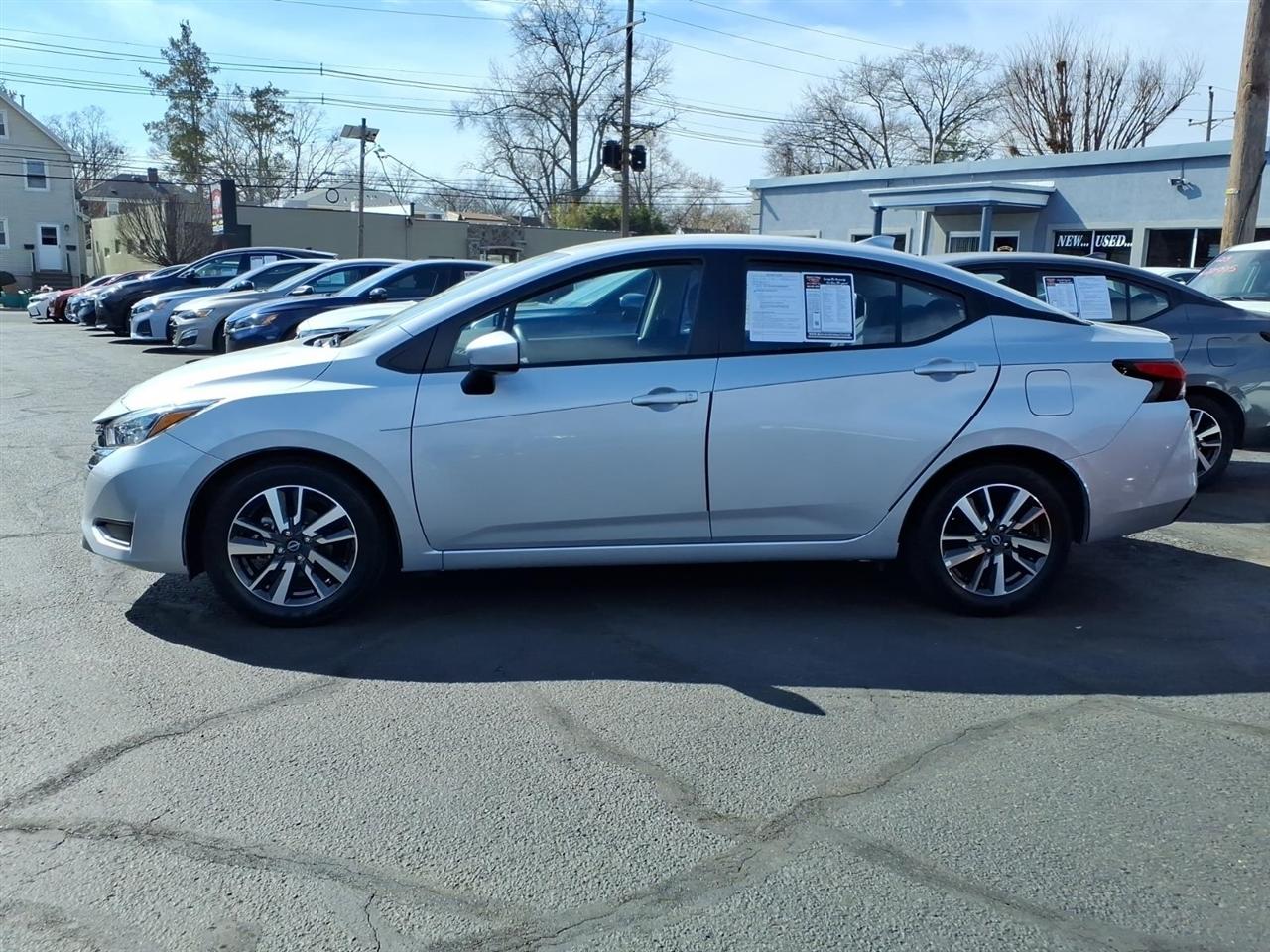 Nissan Versa SV CVT 2025