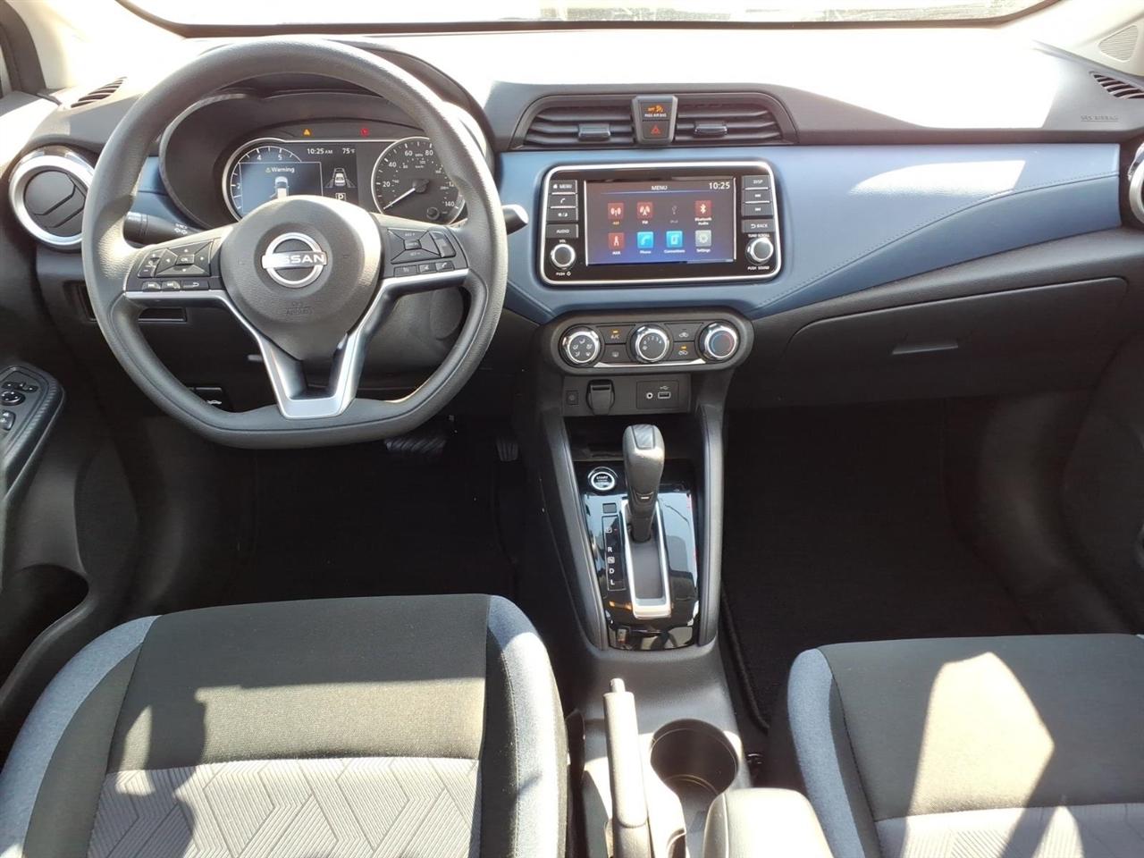Nissan Versa SV CVT 2025