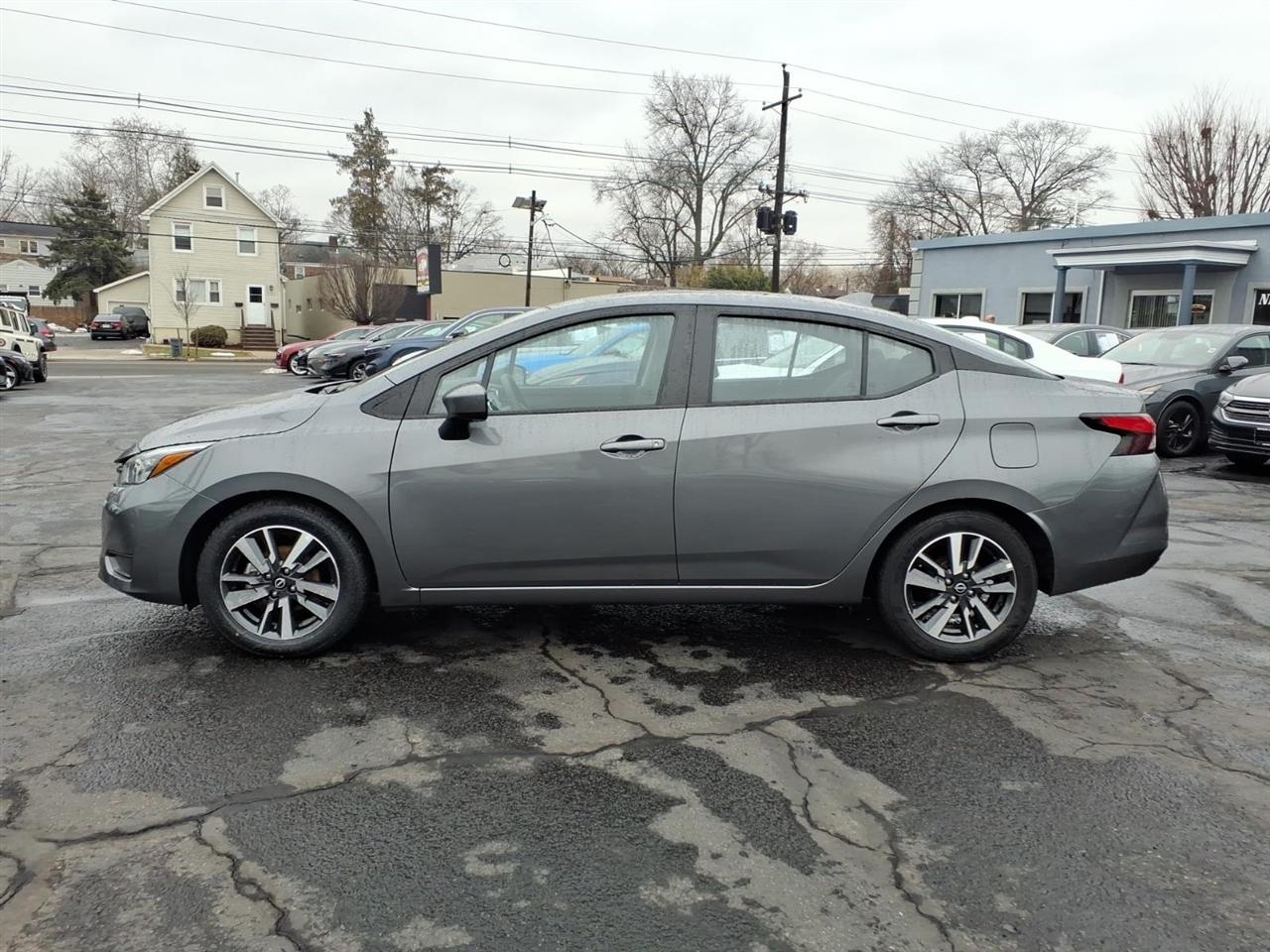 Nissan Versa SV CVT 2025