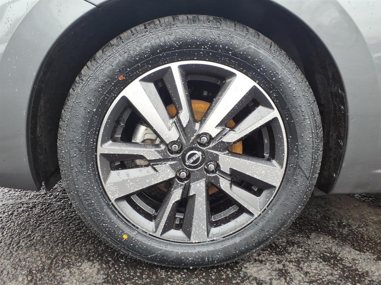 Nissan Versa SV CVT 2025