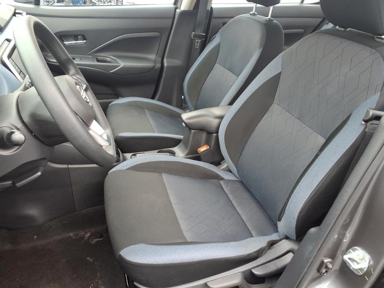 Nissan Versa SV CVT 2025