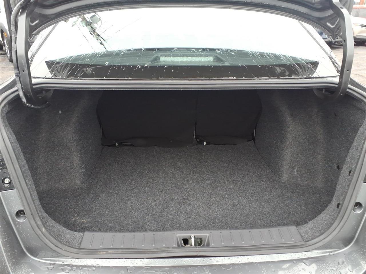 Nissan Versa SV CVT 2025