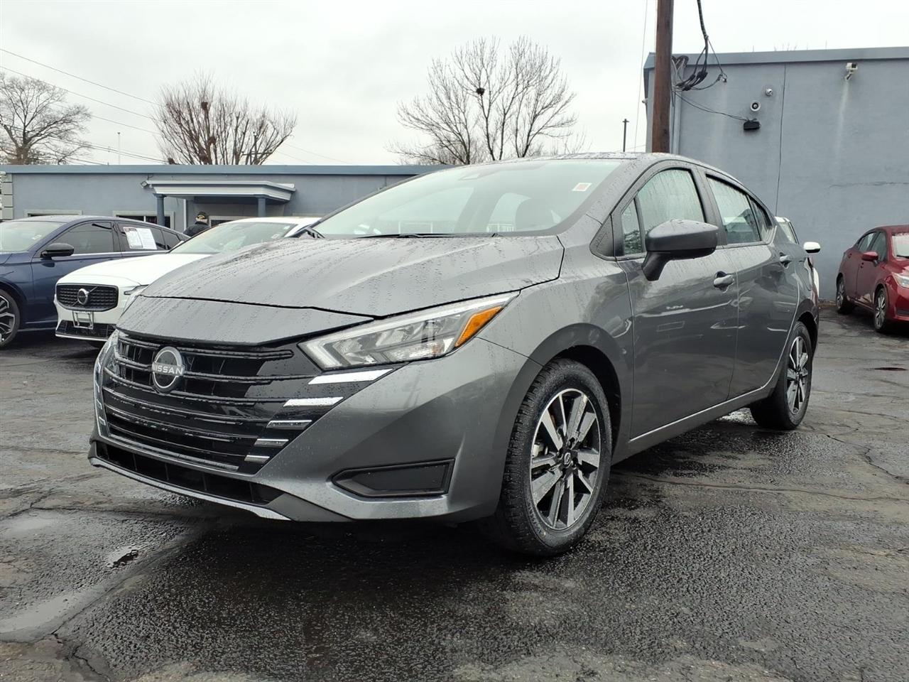 2025 Nissan Versa SV CVT