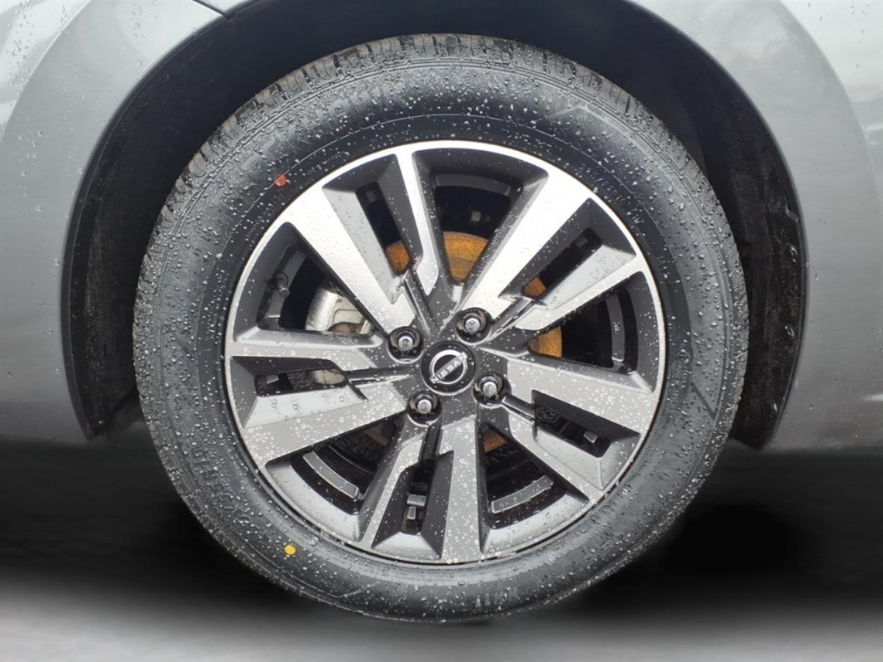 Nissan Versa SV CVT 2025