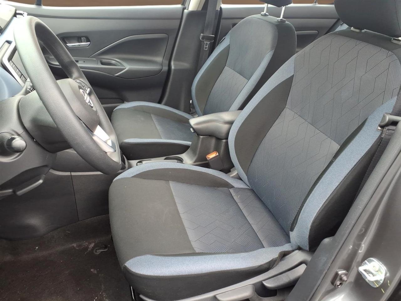 Nissan Versa SV CVT 2025