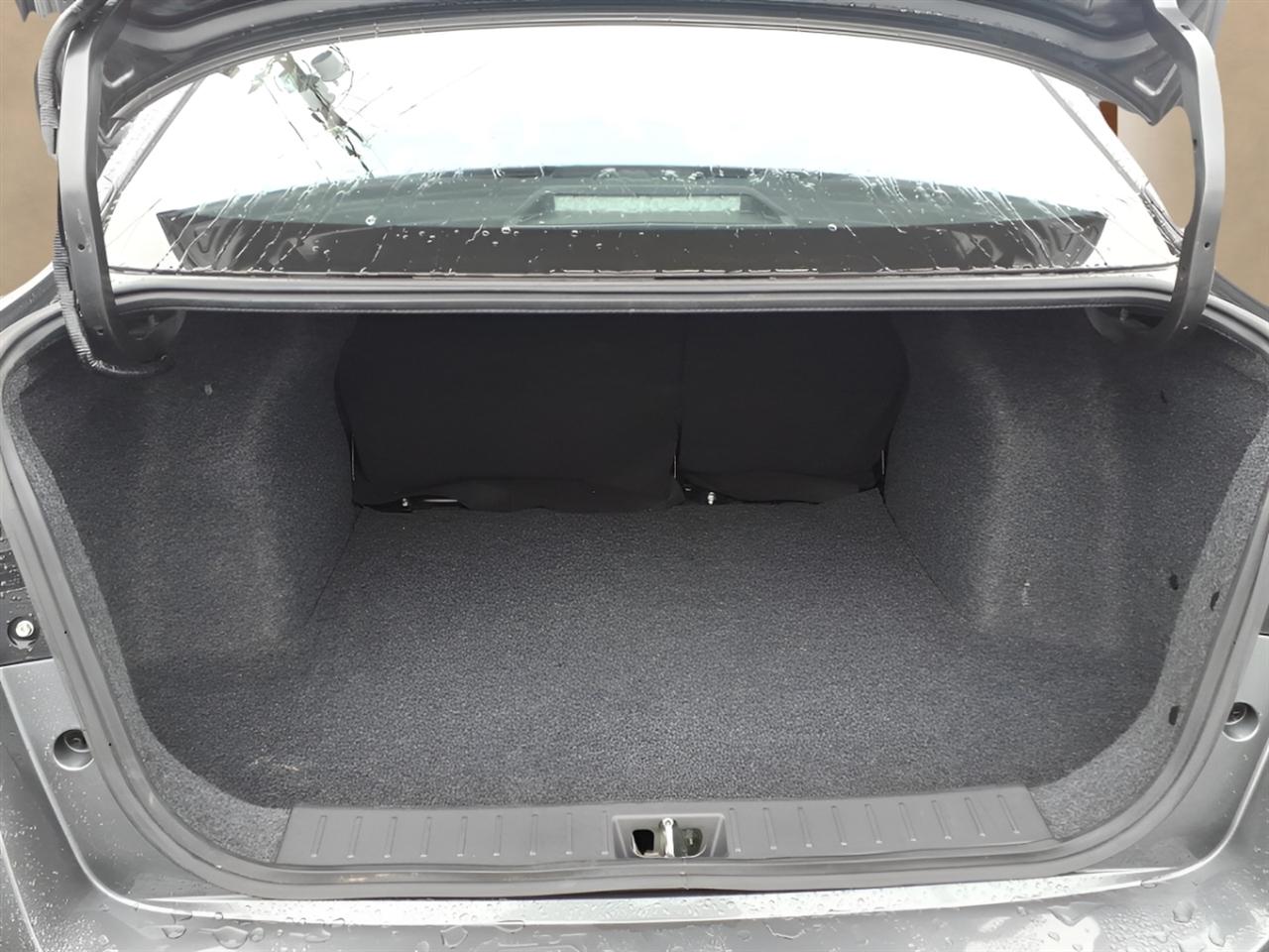 Nissan Versa SV CVT 2025