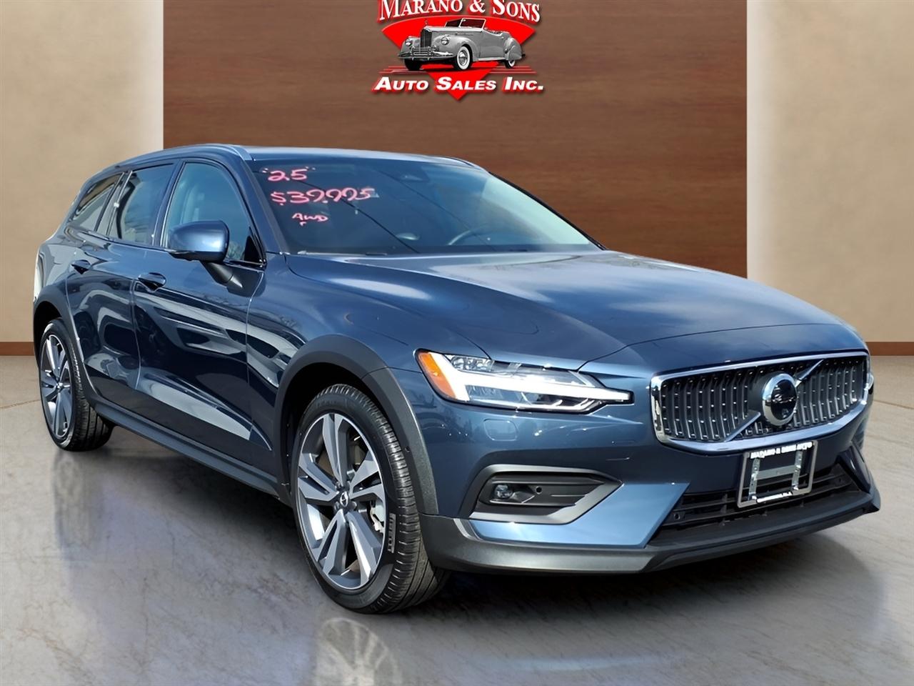Volvo V60 Cross Country B5 AWD Plus 2025