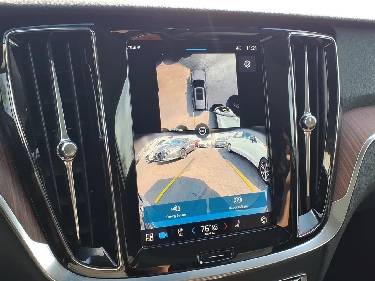 Volvo V60 Cross Country B5 AWD Plus 2025