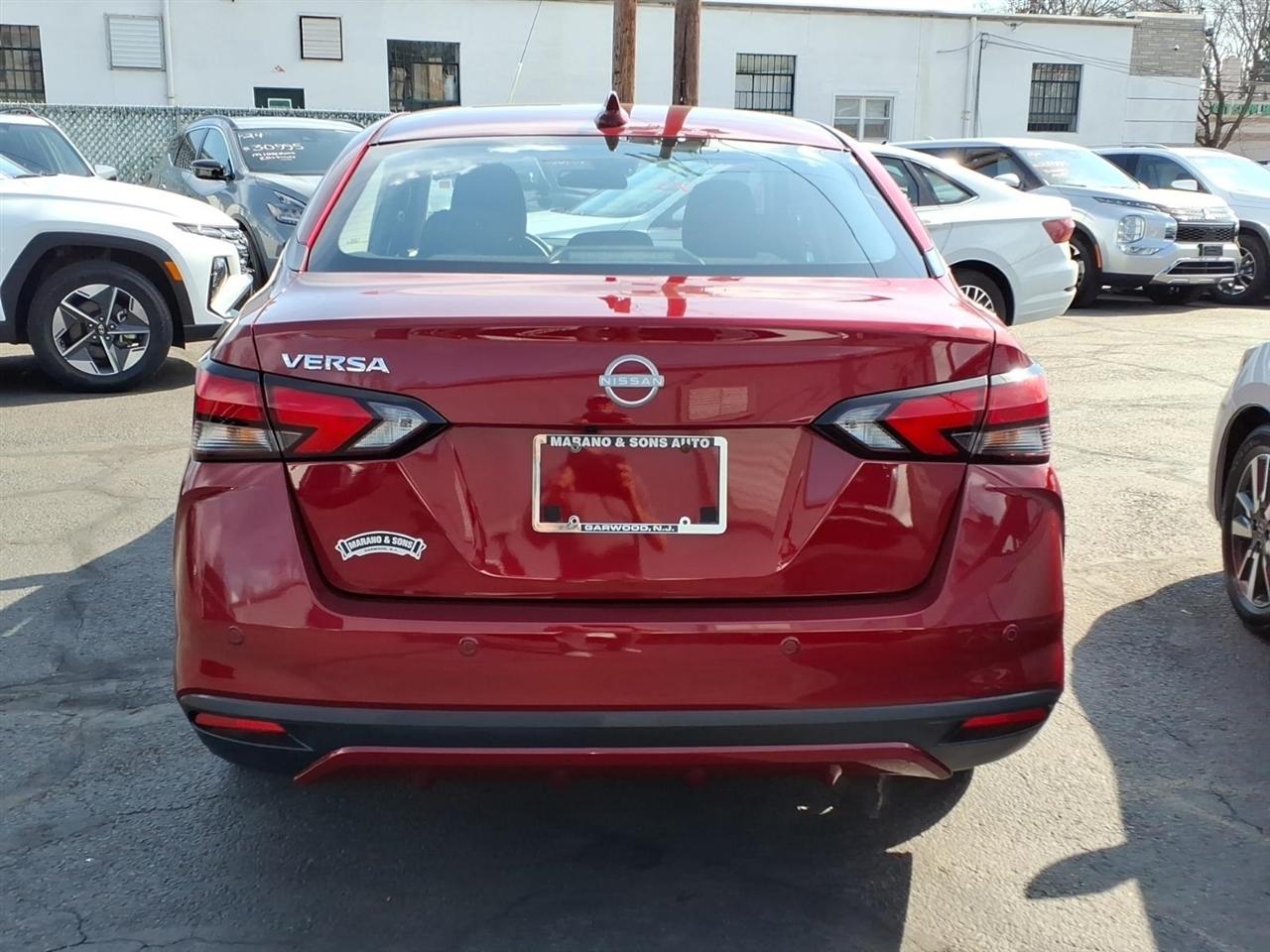 Nissan Versa SV CVT 2025