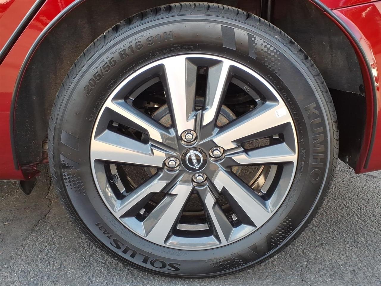 Nissan Versa SV CVT 2025